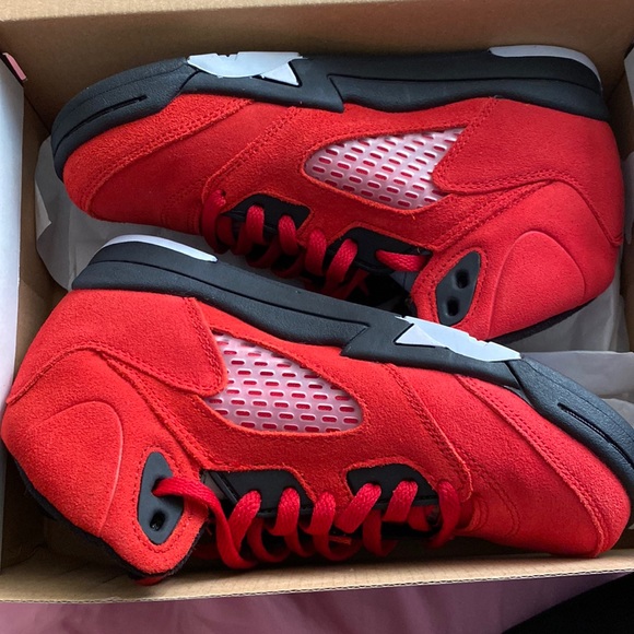 Jordan retros, varsity red, black white, youth size never